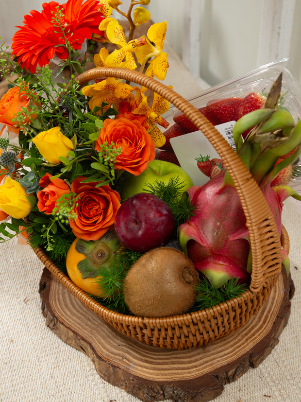 Amber Radiance Fruit Basket