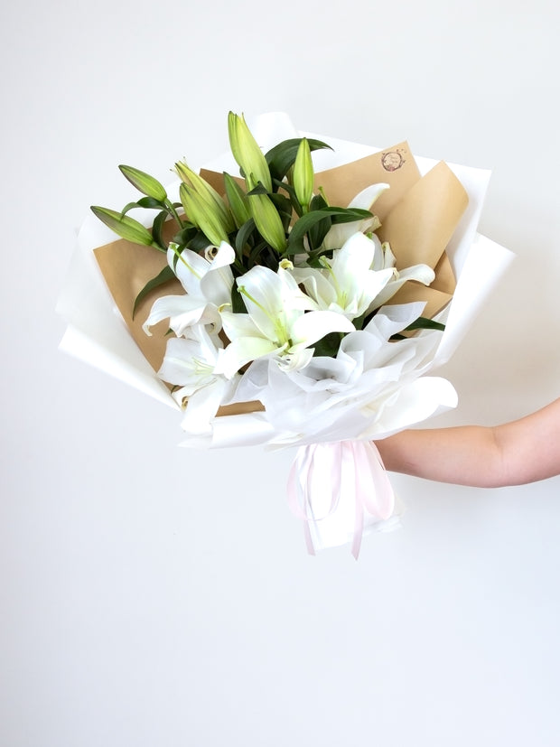 white lilies bouquet